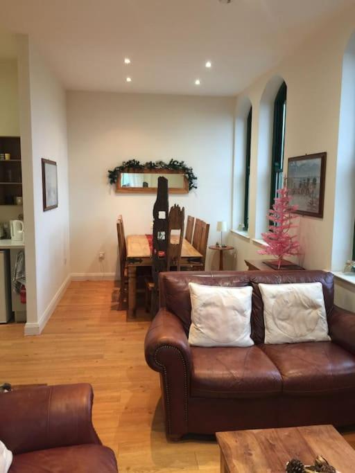Converted Chapel Filey Floor To Ceiling Arch Window Bagian luar foto