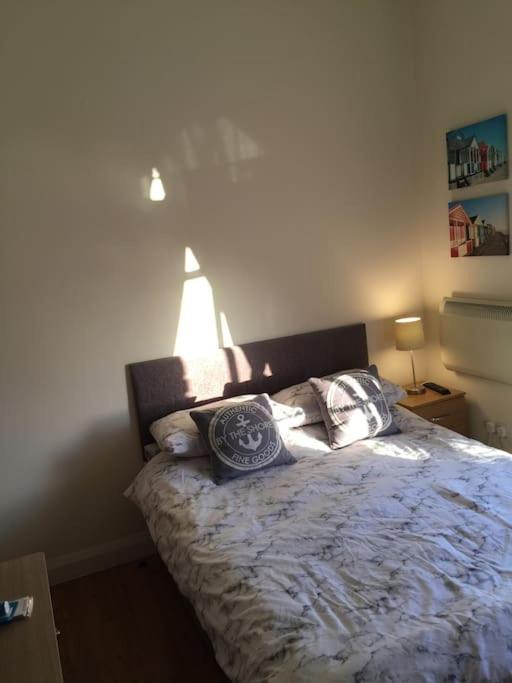 Converted Chapel Filey Floor To Ceiling Arch Window Bagian luar foto